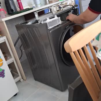 Yeni LG Çamaşır Makinesinde Sürekli Titreme Ve Kalitesiz Servis Reddine Karşı Ücret İadesi Talebi