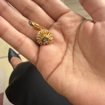 Ghisa’dan Eksik Ve Kırık Kol Düğmesi Olan Takım İçin Hızlı Değişim Talebi
