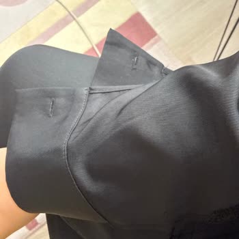 Ghisa’dan Eksik Ve Kırık Kol Düğmesi Olan Takım İçin Hızlı Değişim Talebi