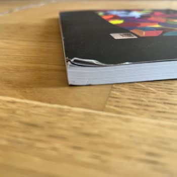 Amazon Türkiye’de Kitaplar Boyutuna Uygun Paketlenmediği İçin Hasar Görüyor
