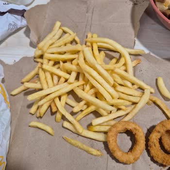 Gebze McDonald's Şubesinde Tekrarlanan Patates Boyu, Sos Eksikliği Ve Boş Hamburger Şikayeti
