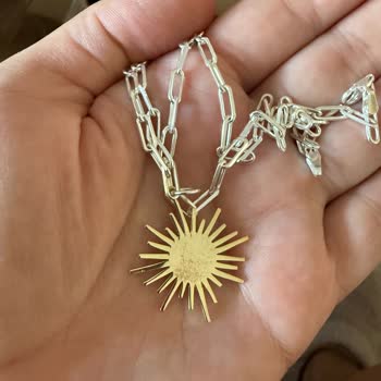İsis Kolyesi Hızla Karardı, Markadan Cevap Gelmedi