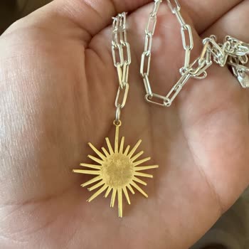 İsis Kolyesi Hızla Karardı, Markadan Cevap Gelmedi