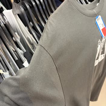 SuperStep Mağazasında Tommy Jeans Tişörtte Delik Sorunu Ve Değişim Talebi
