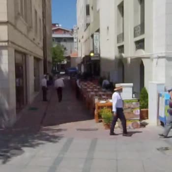 Restoranda Fahiş Fiyat Ve Kaba Davranış