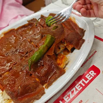 Baydöner Şubesinde Yetersiz Porsiyon Ve Soğuk Hizmet