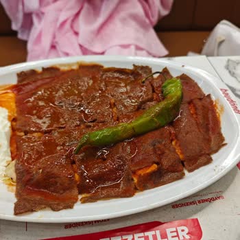 Baydöner Şubesinde Yetersiz Porsiyon Ve Soğuk Hizmet