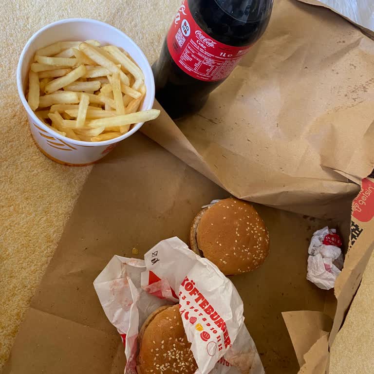 Whopper Gelmedi, Yanlış Patates Gönderildi; İade Talebim Reddedildi