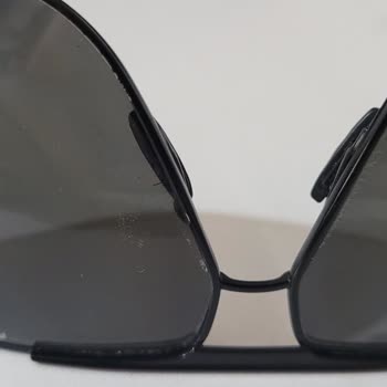 Porsche Design Güneş Gözlüğünde Garanti Dışı Soyulma Ve Ücretsiz Onarım Talebi