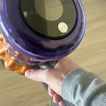 Dyson V15 Grip Causes Thumb Pain