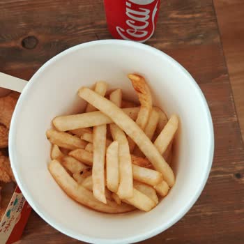 Eksik Nugget Ve Yarım Patates Kovası Şikayeti
