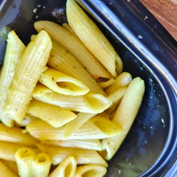 Siparişte Yarım Kalan Yemek Ve Makarnada Sebze Kalıntıları Görüldü