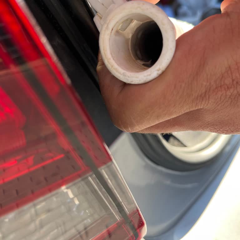 A101 Şemsiyenin Kırılan Sabitleme Sopası Ve Mağaza İlgisizliği
