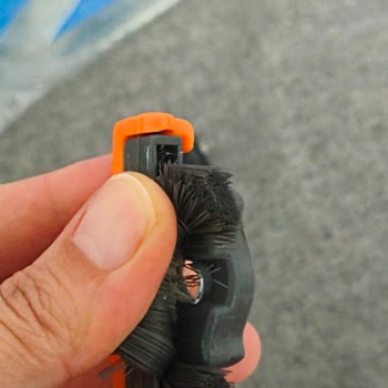 Philips XC7040 Dikey Süpürge Fırça Başlığı Sürekli Bozuluyor Ve Ücretli Değişim Talep Ediliyor