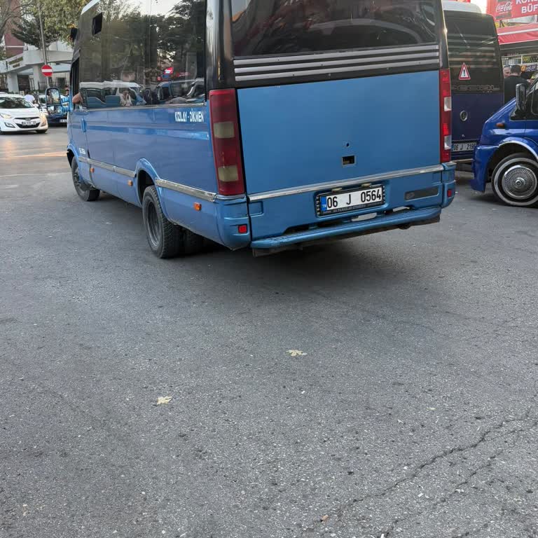 Güvenpark’ta Minibüs Şoförü Aşırı Hızla Yaya Bölgesine Yaklaştı