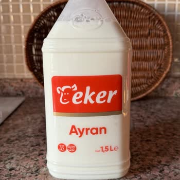 Eker Ayranında Açılmamış Ürün İçinde Kırmızı Kapak: Hijyen Endişesi