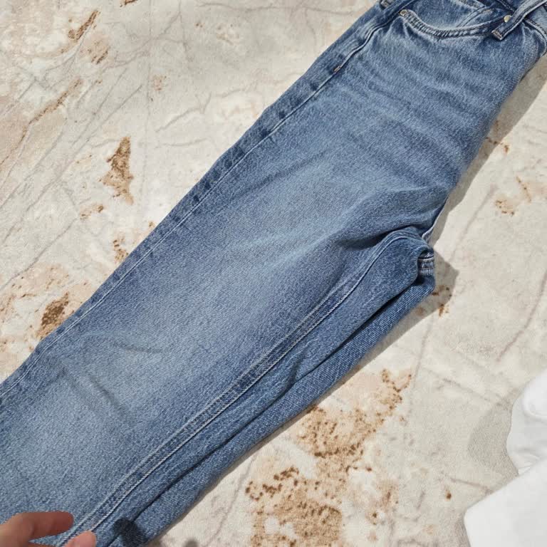 Mavi Mağaza Kot Pantolonunda Renk Solması Ve Aşırı Gevşeme