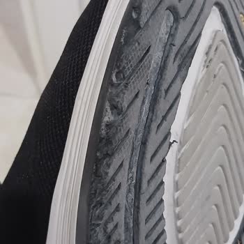 Skechers GO Walk Ayakkabısının Tabanda Hızlı Soyulması Ve Parçalanması