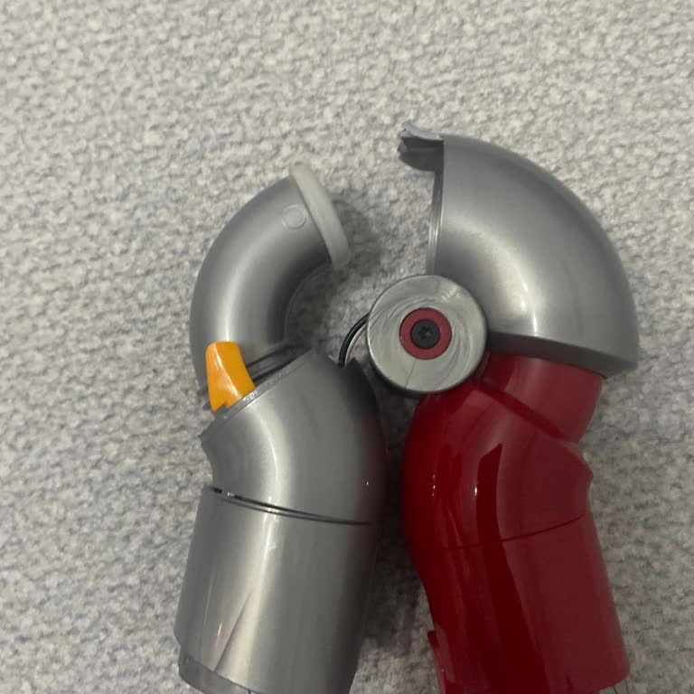 Dyson V12 Süpürge Bağlantı Parçasının Altı Ayda Kırılması Ve Garanti Dışı Olması