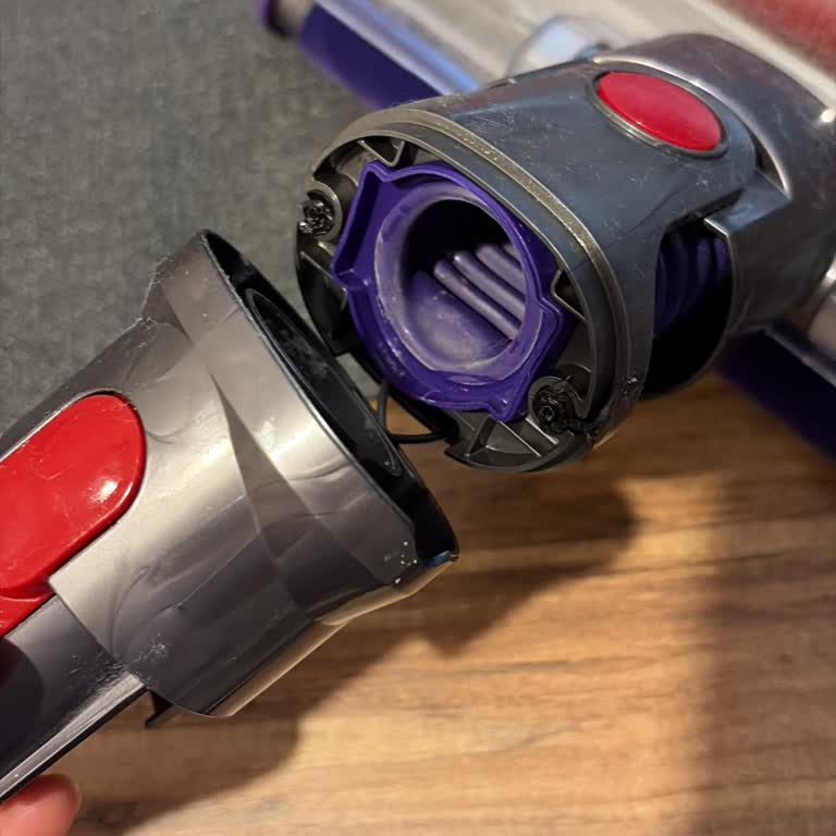 Dyson V10 Süpürge Başlığı Kırıldı, Garanti Kapsamı Red Edildi