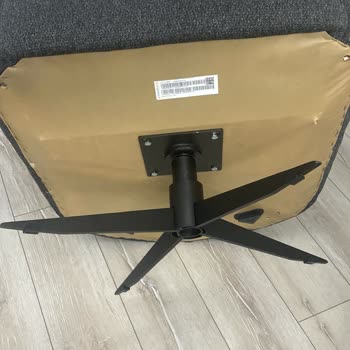 Mondi Home'dan Aldığım Berjer Bir Ayda Kırıldı