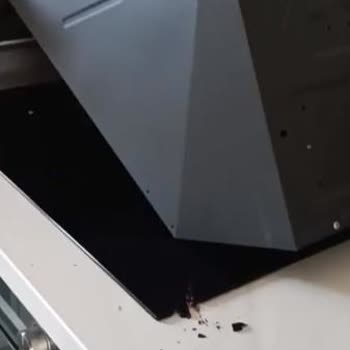 Davlumbazın Duvara Çakılması Ve Servis İhmaline Karşı Acil Çözüm Talebi