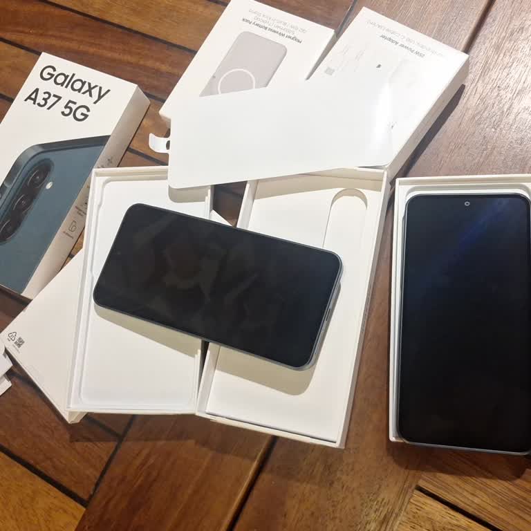 Zorunlu Aksesuar Satışı Ve İzin Almadan Telefon Kutu Açılması