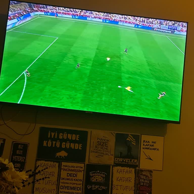 Canlı Yayında Beşiktaş Taraftarlarının Ağır Küfürlü Tezahüratları Çocuklara Sesli Geldi