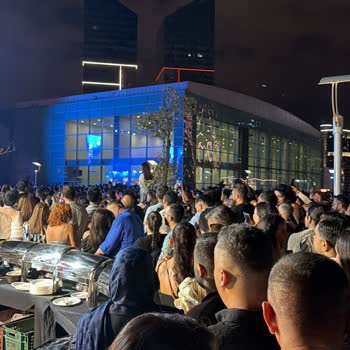 Sahne Önü Biletiyle Görüş Ve Ses Sorunu, Kapasite Aşımı Nedeniyle İade Talebi
