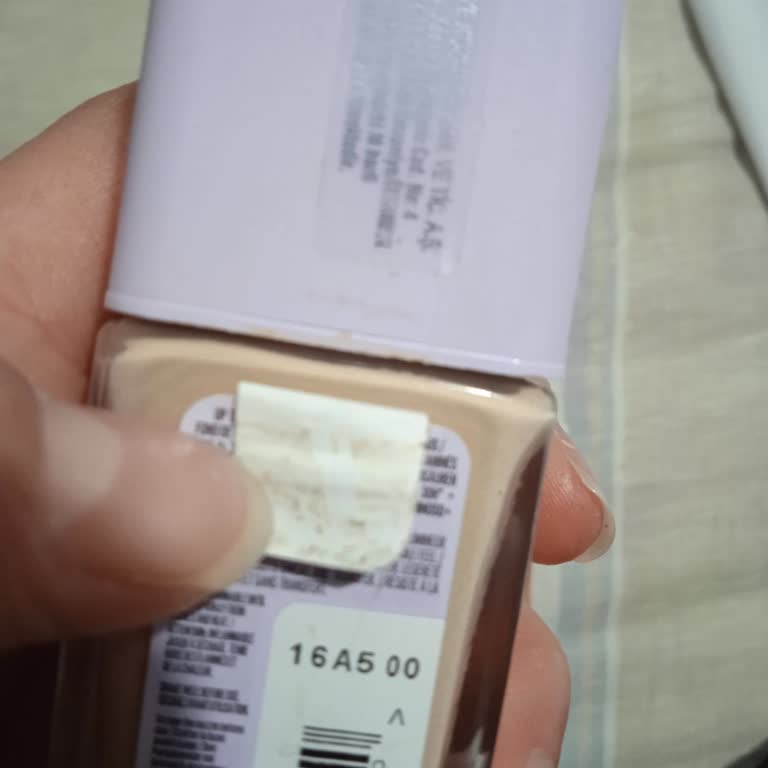 Açılmış Fondötenin Yeni Ürün Gibi Satılması Ve Bantlanarak Teslim Edilmesi