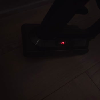 Dyson V10 Şarj Ve Kırmızı Işık Sorunu Çözülmedi, Değişim Talebi