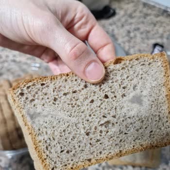 Şok Market'te Tam Buğday Ekmeğinde Hamur Kaldı