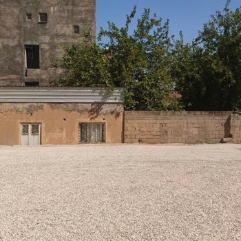 Evin Önündeki Çakıl Taşları Güvenliğimizi Tehdit Ediyor