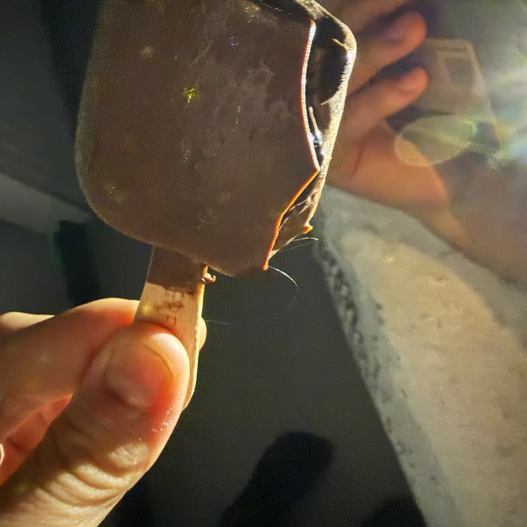 Magnum Dondurmasında Kıl Çıktı: Hijyen Endişesi