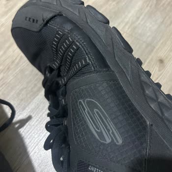 Skechers Ayakkabısında Kısa Sürede Dikiş Atması Ve Taban Çökmesi, Mağazanın Çözüm Sunmaması