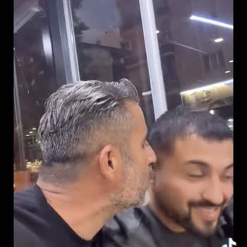 Restoran Sahibi Müşteriye Sarılarak Öptü Kişisel Sınırların İhlali