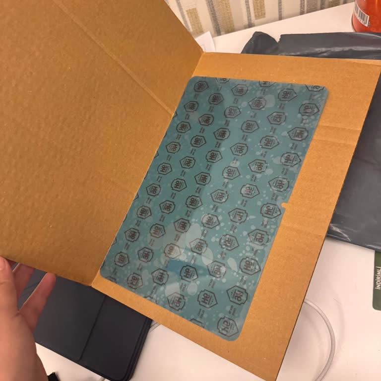 Açık Pakette Cam Ve Cevapsız Müşteri Hizmeti