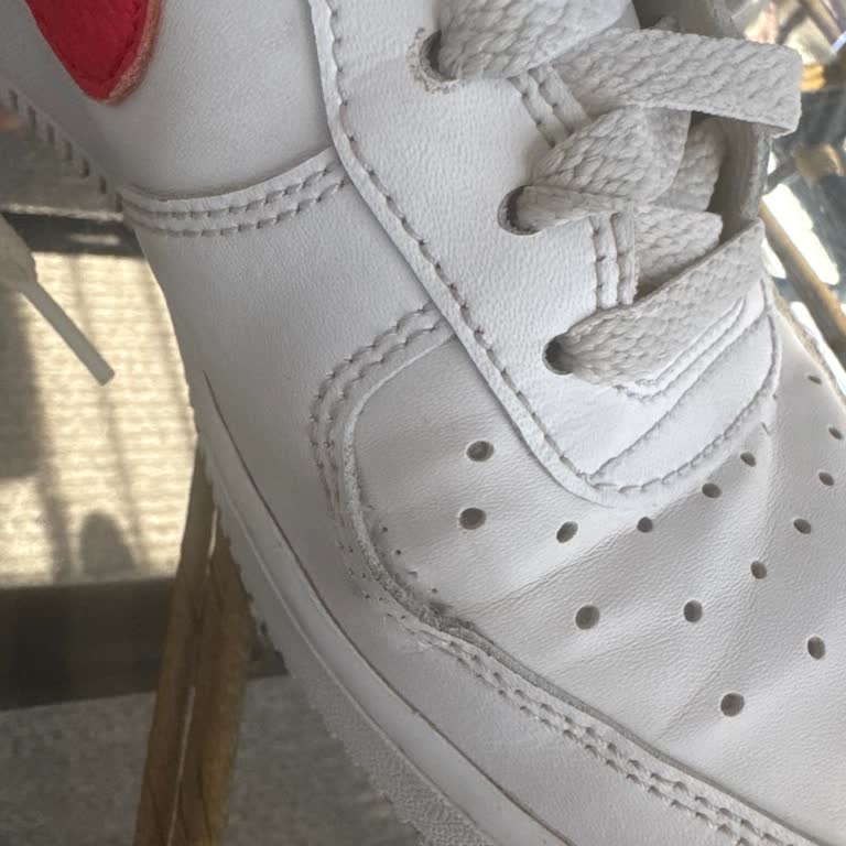 Nike ır0872-101 Tienen Costuras Desgarradas y Rechazan Mi Devolución