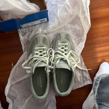 Recibí Zapatillas Adidas Spezial Talla Incorrecta y Rechazaron Mi Devolución