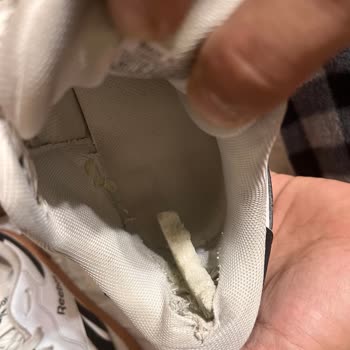 Zapatillas Reebok 43 Se Rompieron en 1 Mes y 10 Días, Exijo Cambio