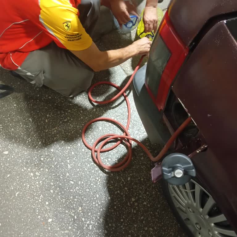 Shell İstasyonunda Yanlış Ücretlendirme Ve Hortumla Yakıt Çekme Zorlaması