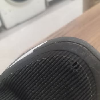 Nike Ayakkabısının Kısa Sürede Yırtılması Ve Garanti Reddi
