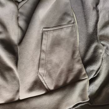 Mavi Sweatshirtlerde Renk Atması Nedeniyle Ayıplı Ürün İade Talebi