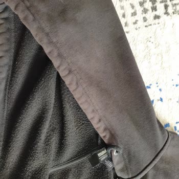 Mavi Sweatshirtlerde Renk Atması Nedeniyle Ayıplı Ürün İade Talebi