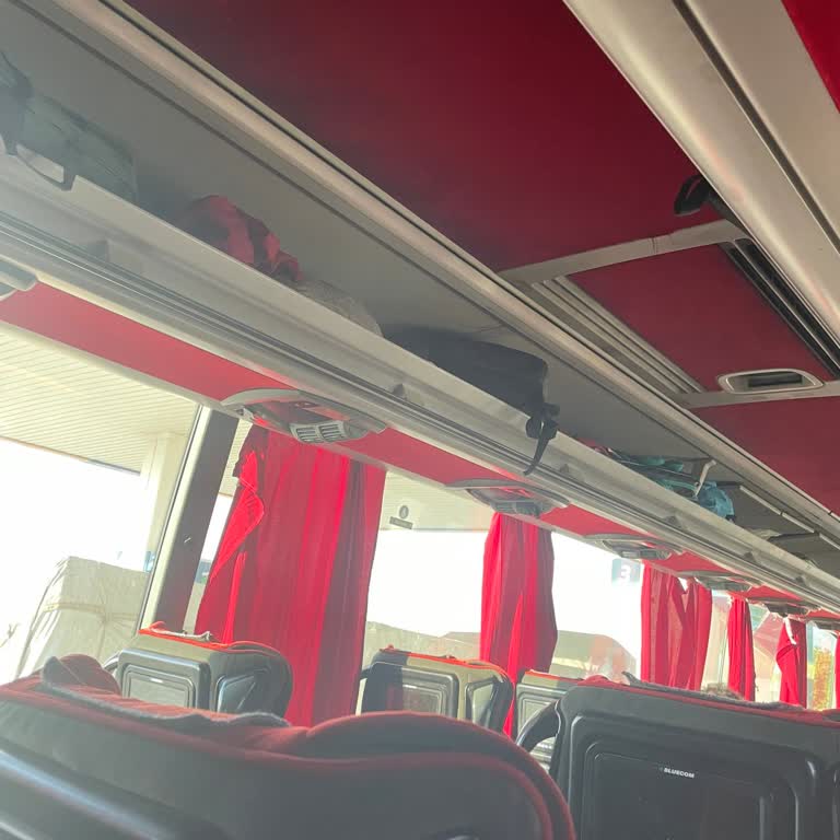 Gece Yolculuğunda Çocuklu Aileyi Kirli Otobüs Ve Geciken Servis Tehlikeye Sürükledi