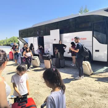 Arızalı Otobüs Ve Güneş Altında Uzun Bekleme
