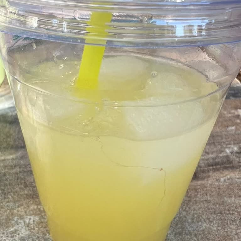 Limonata İçinde Plastik Parça Çıktı, Ücret Alınması Haksız