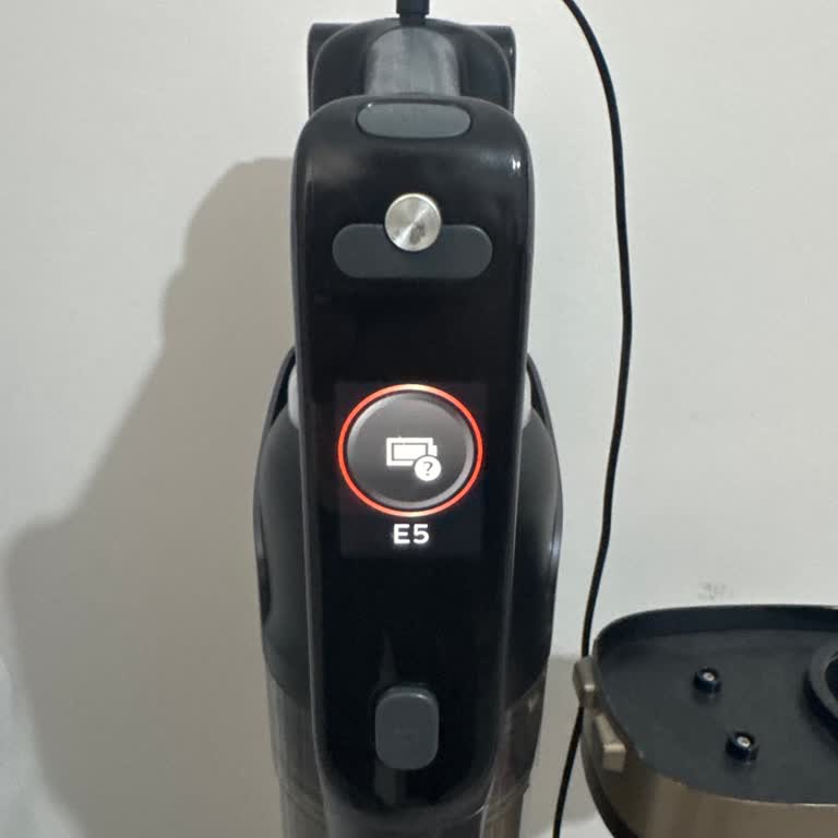 Philips 9000 Serisi Kablosuz Dikey Süpürge E5 Hatası: Garanti Kapsamında Hızlı Onarım Ve Değişim Talebi