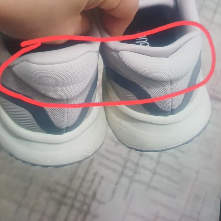 Adidas Runfalcon 5 Kadın Ayakkabısındaki Üretim Hatası Ve İade Talebi
