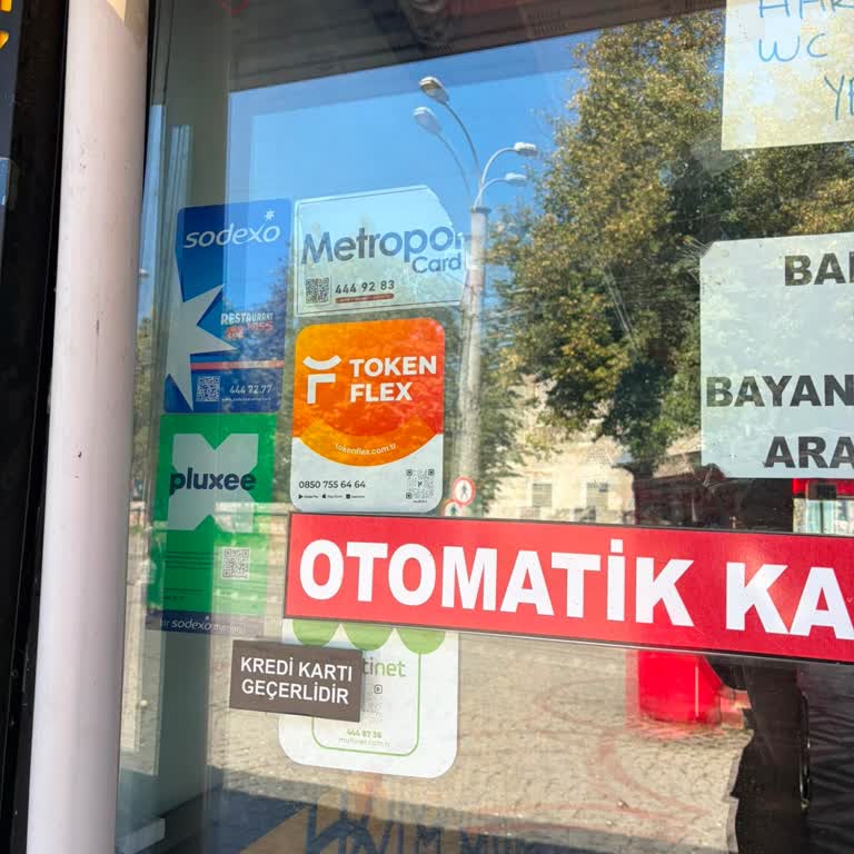 Kapıdaki Yemek Kartı Çıkartması Yanıltıcı, Ödeme Sadece Kredi Kartı